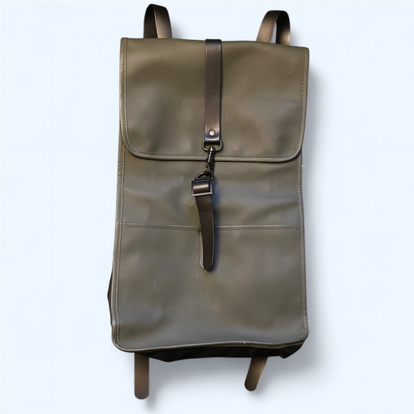 Green RAINS backpack - Picture 1 of 3